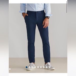 Vineyard Vines mens On-The-Go Pants size: 30 length: 30 color: blue blazer